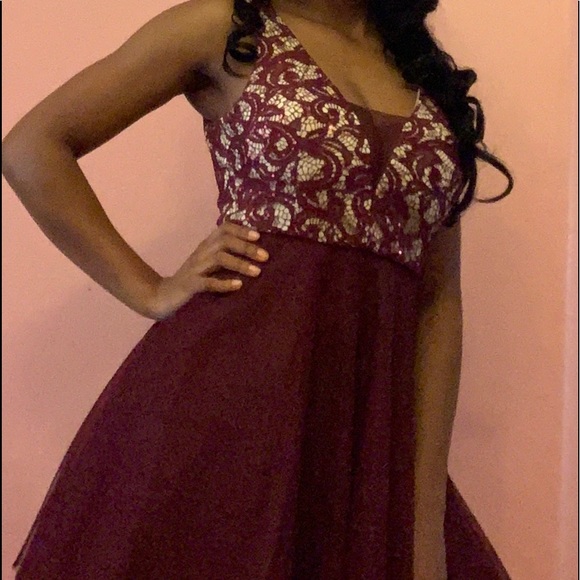 🤍❤️Burgundy Dress with detailed accents🤍❤️ - Picture 3 of 6